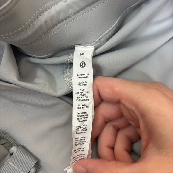 Lululemon Multi Pocket Cargo High Rise Hiking Skirt In Seal Grey Women’s Size 14 - Picture 8 of 9